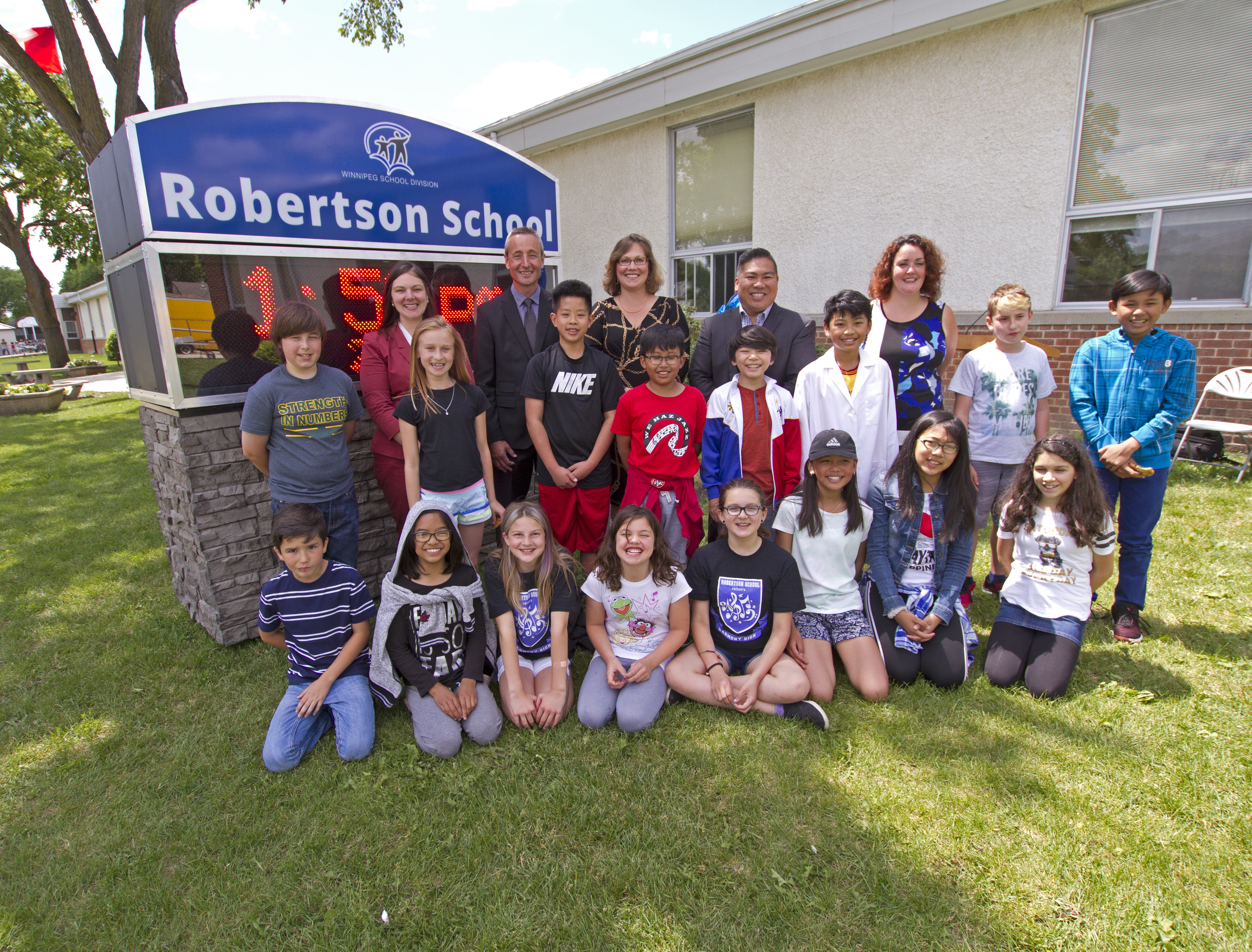 Robertson Sign 001.jpg